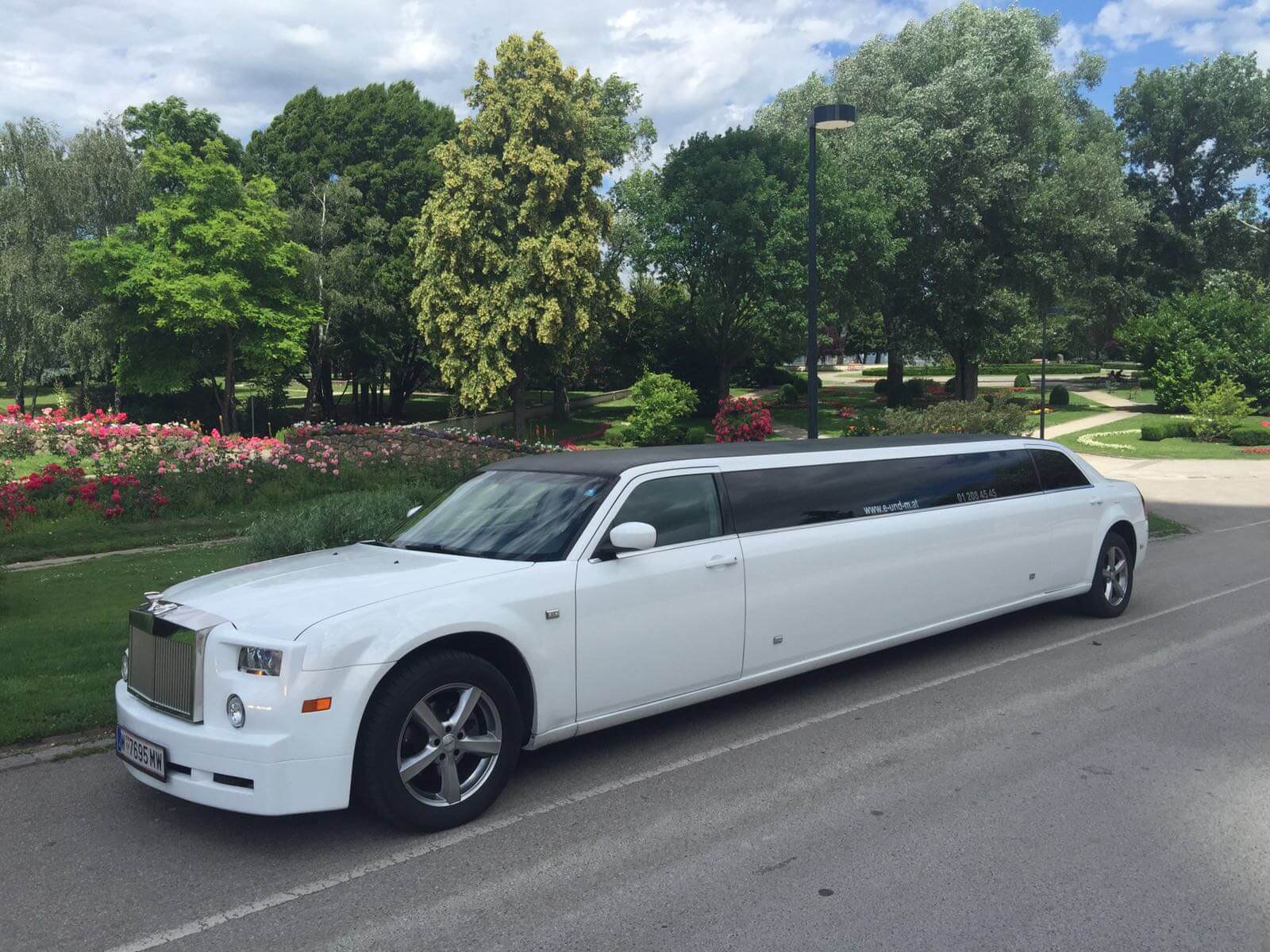 Limousine mieten Wien günstig bei E & M Limousinenservice